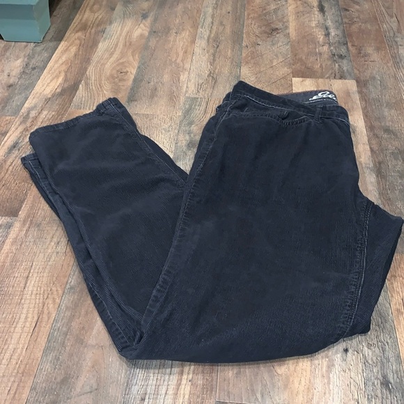 Eddie Bauer Boyfriend Relaxed Black Corduroy Pants.  Size 8. - Picture 1 of 9